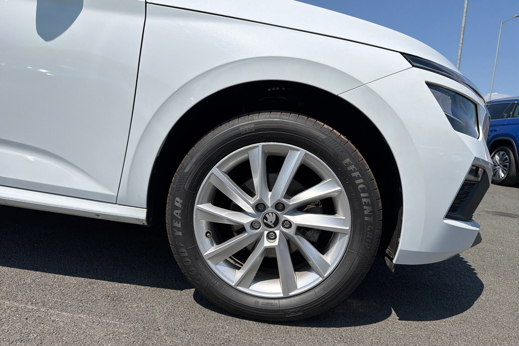 Skoda Kamiq 1.0 Tsi Se Edition GK75KCO White #5