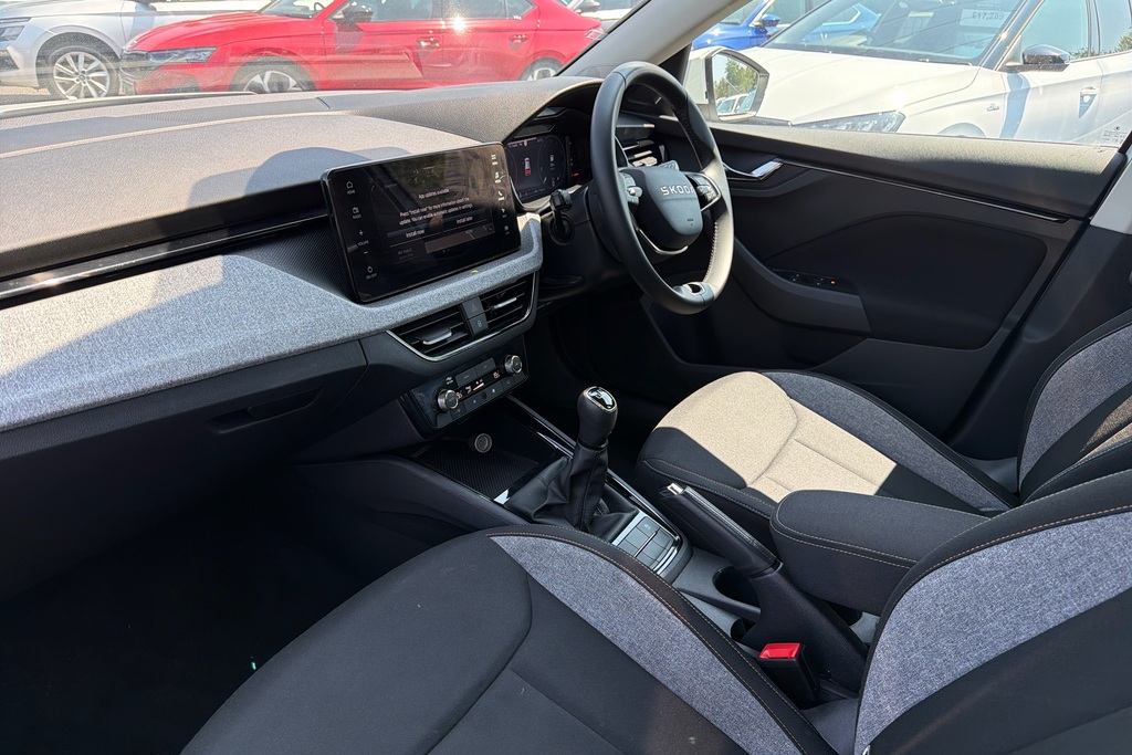 Skoda Kamiq 1.0 Tsi Se Edition GK75KCO White #2