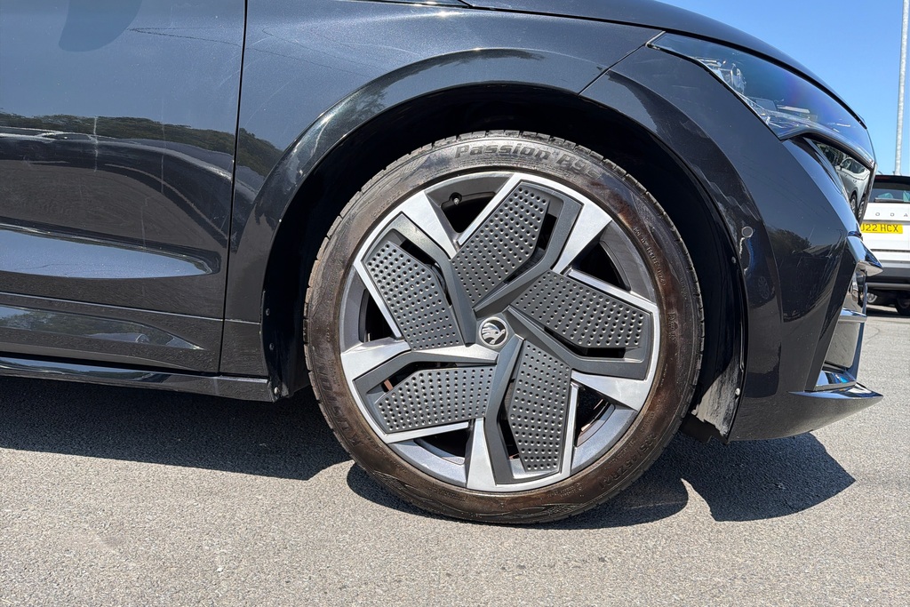Skoda ENYAQ 220Kw Vrs 82Kwh 4X4 LX72VRZ Black #5