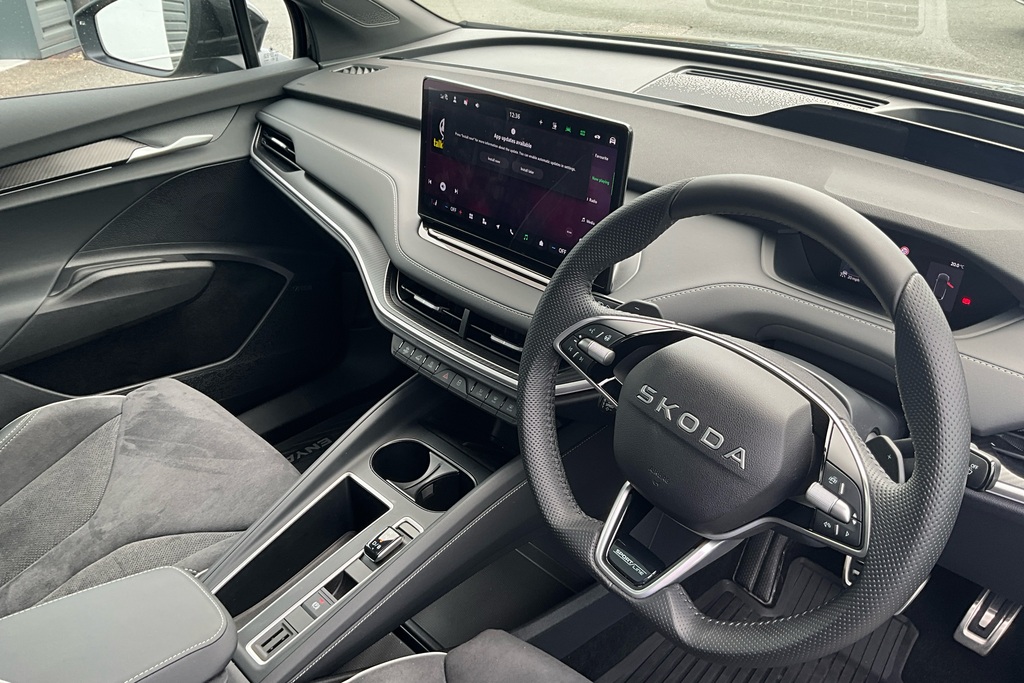 Skoda ENYAQ 210Kw 85X Sportline 82Kwh 4X4 DG26HRD Black #6