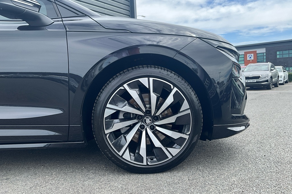 Skoda ENYAQ 210Kw 85X Sportline 82Kwh 4X4 DG26HRD Black #5