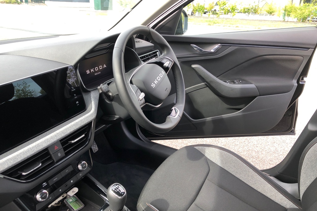 Skoda Kamiq 1.0 Tsi Se Edition GK75KFR Black #2