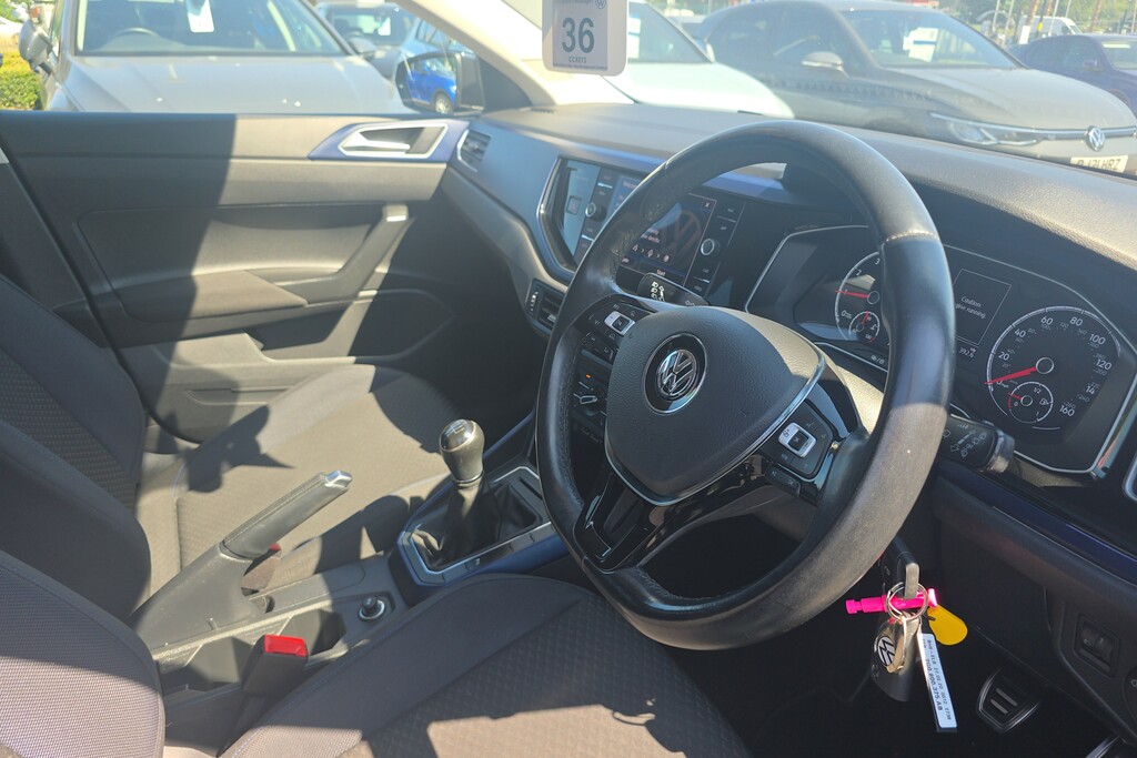 Volkswagen Polo 1.0 Tsi 95 United BV70YJR Black #6