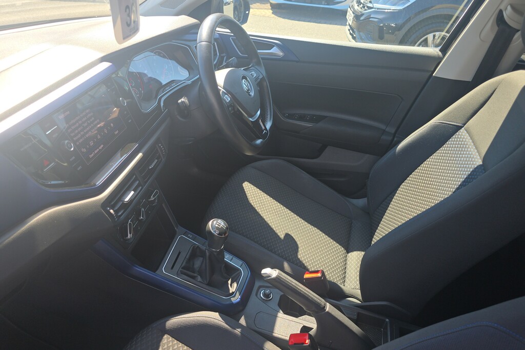 Volkswagen Polo 1.0 Tsi 95 United BV70YJR Black #2