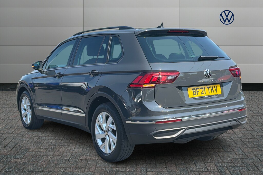 Volkswagen Tiguan 1.5 Tsi 150 Life BF21TKV Grey #3