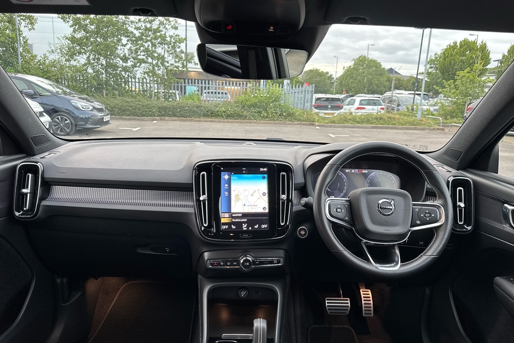 Volvo XC40 2.0 B4p R Design NL70MZZ Black #3