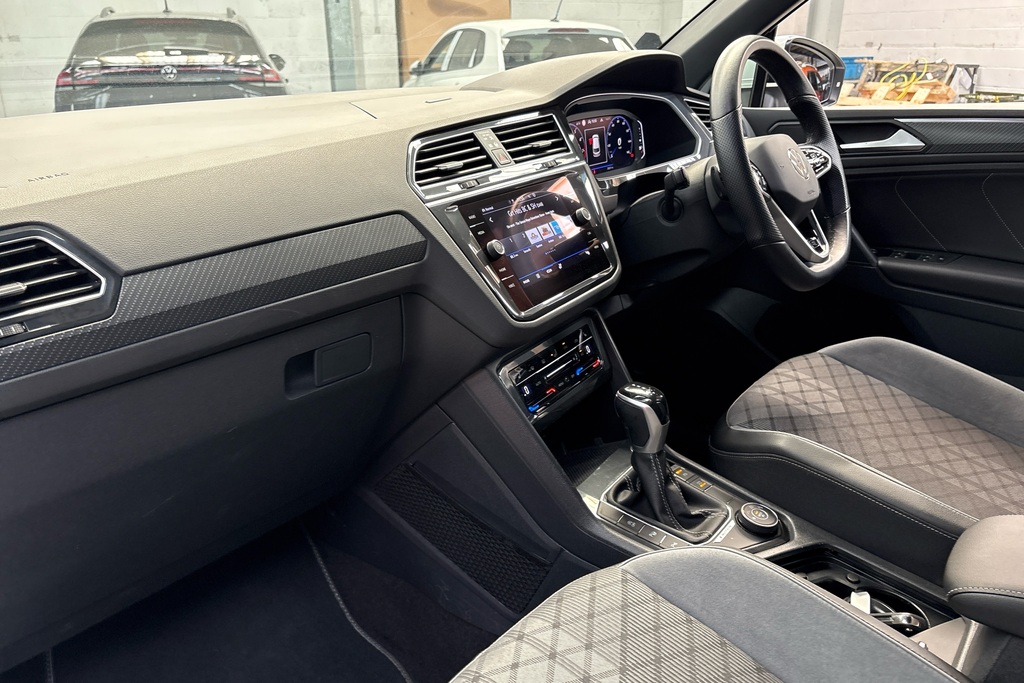 Volkswagen Tiguan 2.0 Tsi 4Motion R-line Dsg White #2