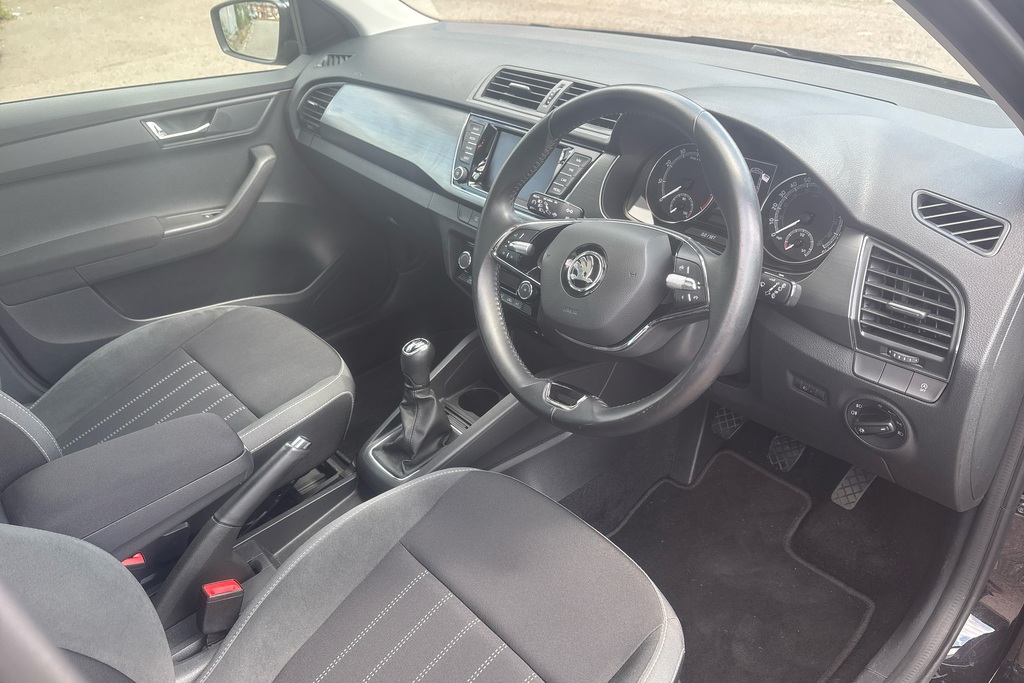Skoda Fabia 1.0 Tsi Se L Black #6