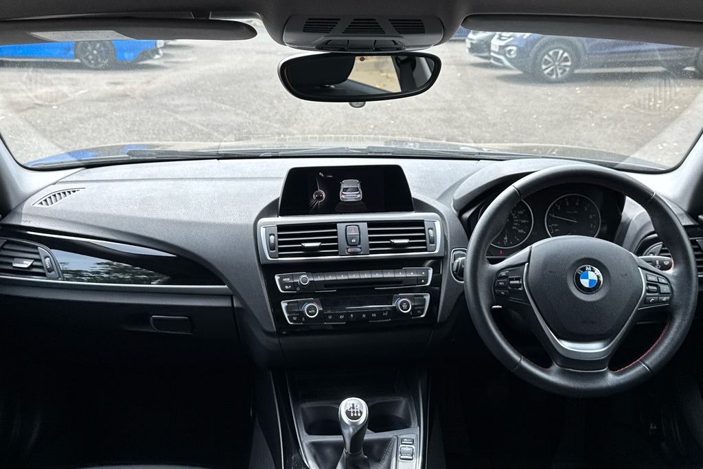 BMW 1 Series 118I 1.5 Sport Nav Black #3