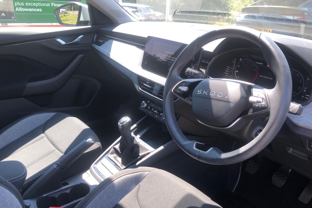 Skoda Scala 1.0 Tsi 95 Se Edition DE25ZNW White #6