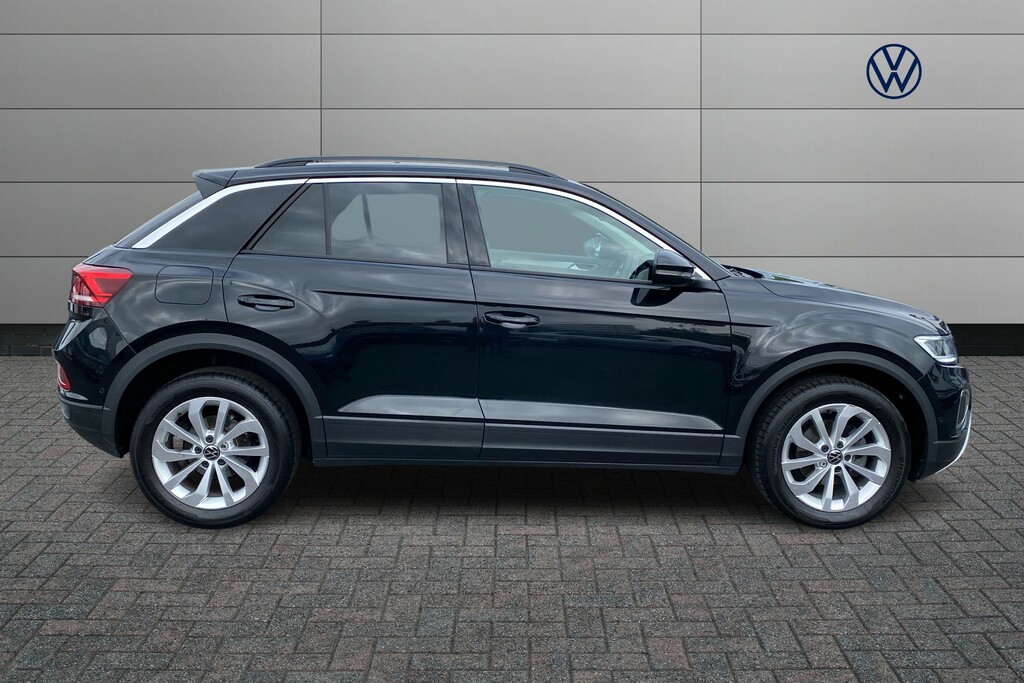 Volkswagen T-Roc 1.5 Tsi Match GF75FRL Black #4