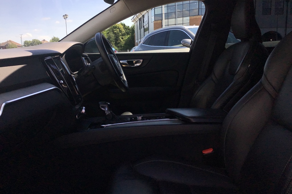 Volvo V60 2.0 T4 190 Inscription Plus Blue #6