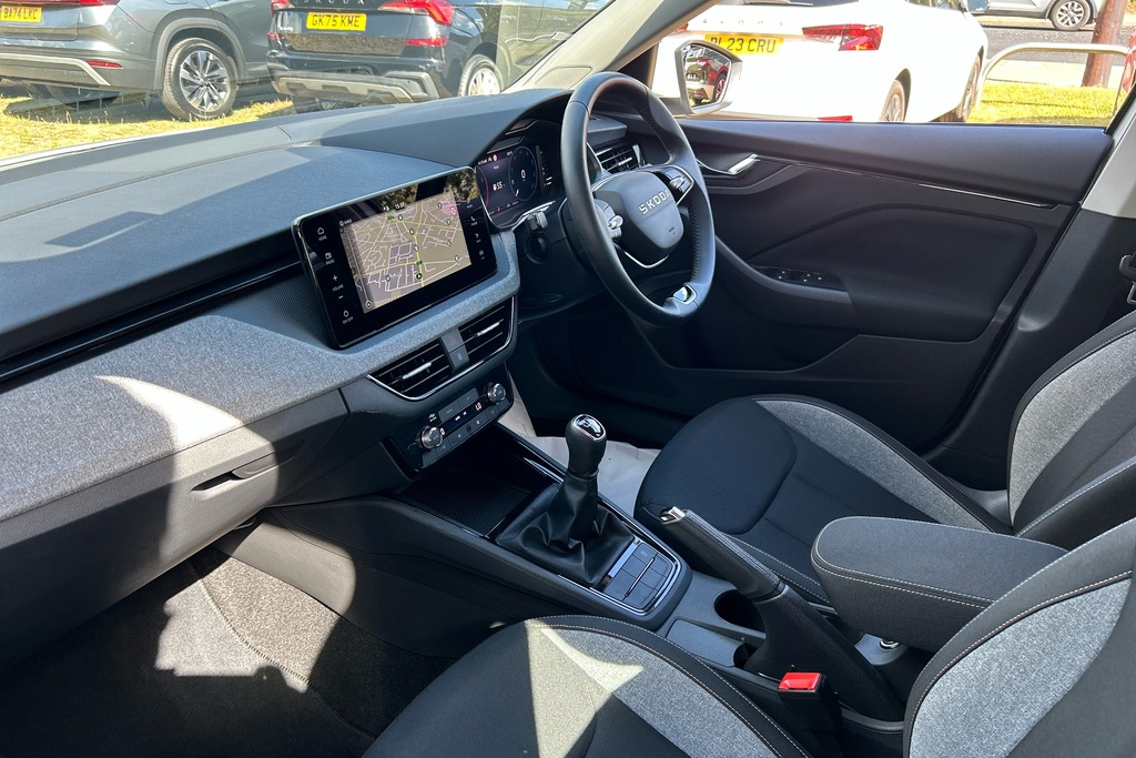 Skoda Scala 1.0 Tsi 116 Se Edition White #2