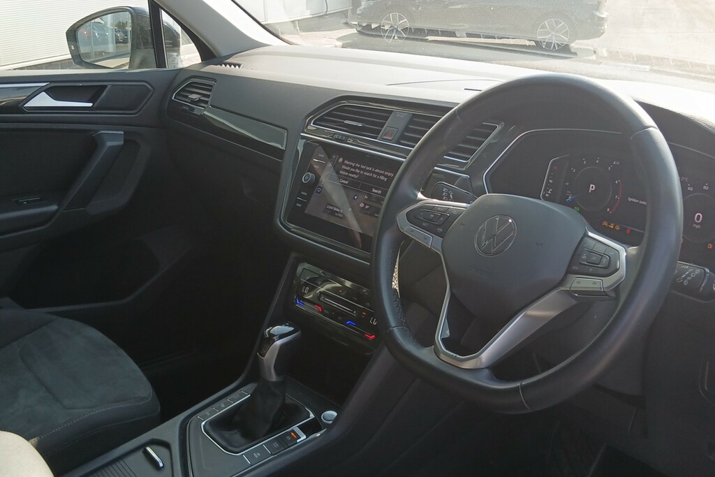 Volkswagen Tiguan 1.5 Tsi 150 Elegance Dsg LS73UPL Black #6