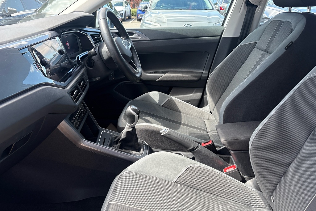 Volkswagen Polo Style Tsi BT72XPV White #6