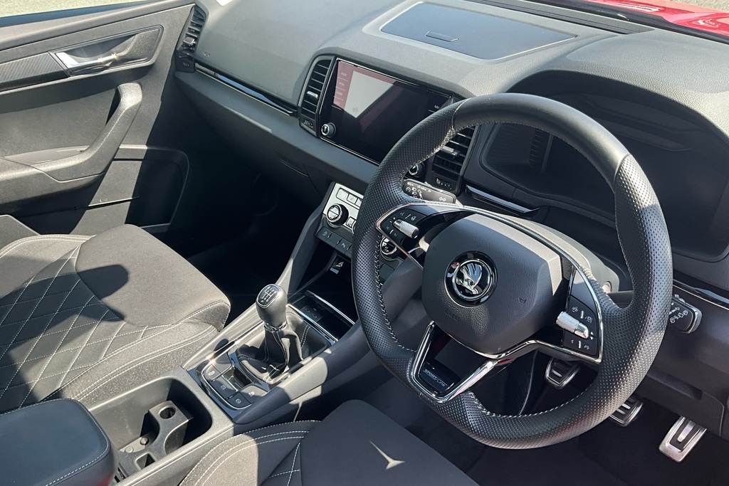 Skoda Karoq 1.5 Tsi Sportline DC23LDA Red #6