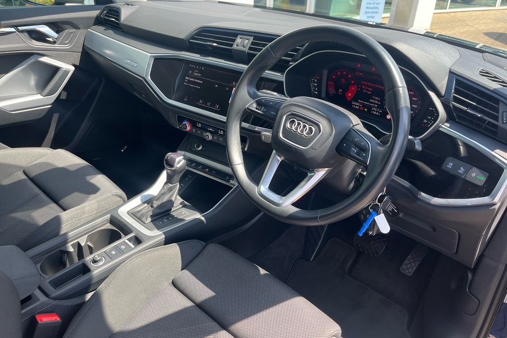 Audi Q3 35 Tfsi Sport S Tronic BJ23JYV Blue #6