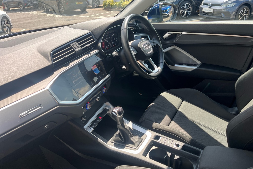 Audi Q3 35 Tfsi Sport S Tronic BJ23JYV Blue #2