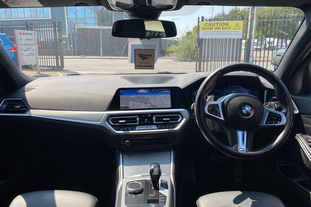 BMW 3 Series 320I M Sport Step YC21GGJ Black #3