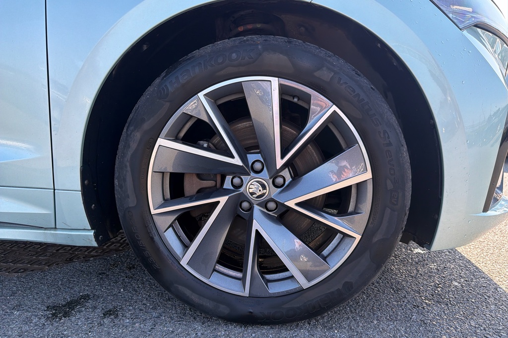 Skoda ENYAQ 210Kw 85X Sportline Plus 82Kwh 4X4 SD74UWJ Silver #5