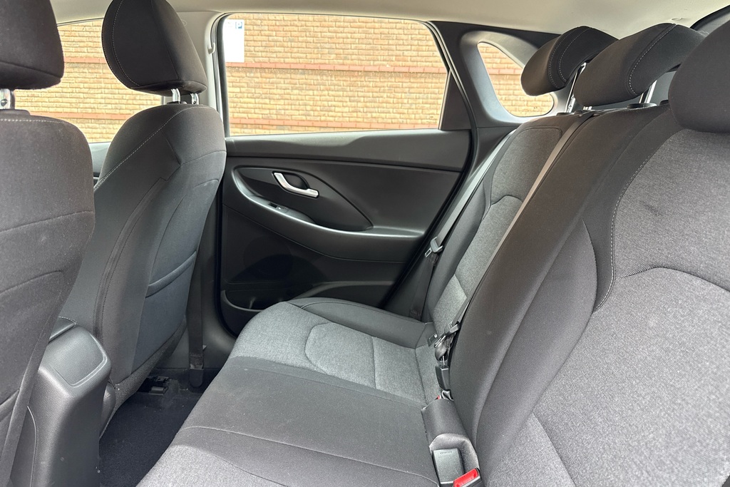 Hyundai I30 Hat 1.0 T-gdi 120Ps Premium Red #12