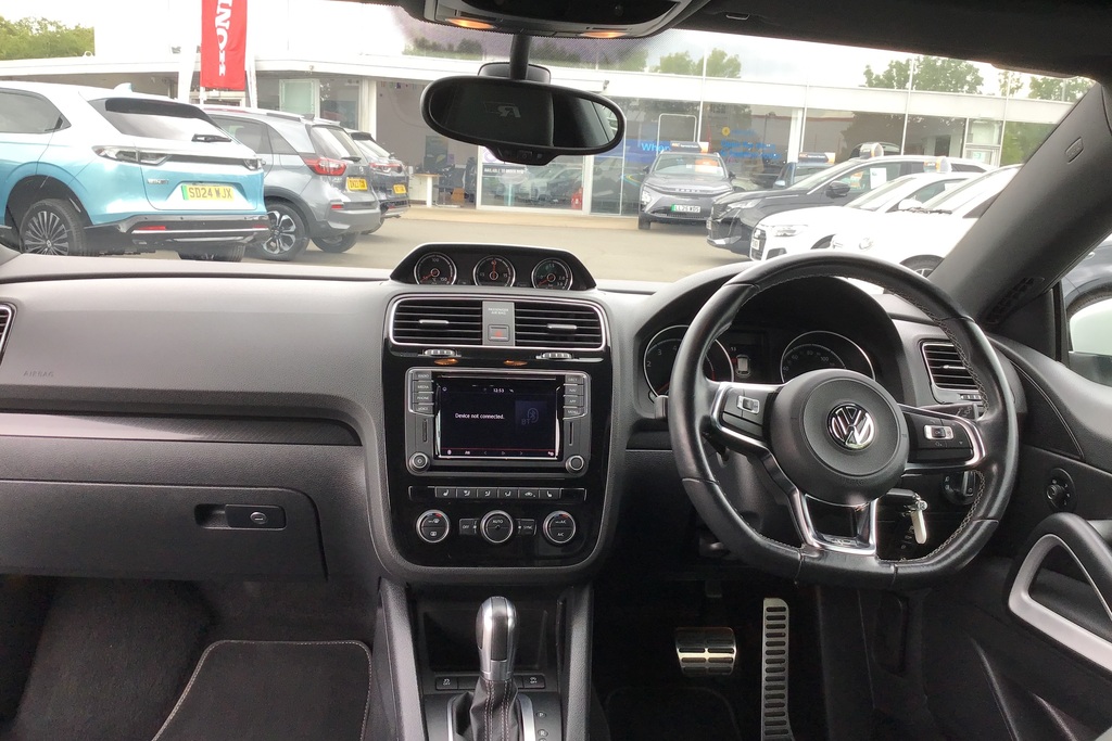 Volkswagen Scirocco 2.0 Tsi 180 Bluemotion Tech R-line Dsg White #3