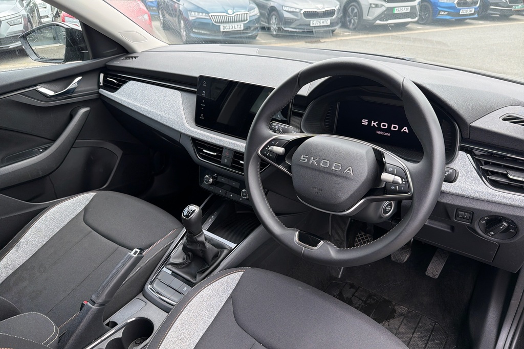 Skoda Scala 1.0 Tsi 116 Se Edition GJ75WAE Black #6