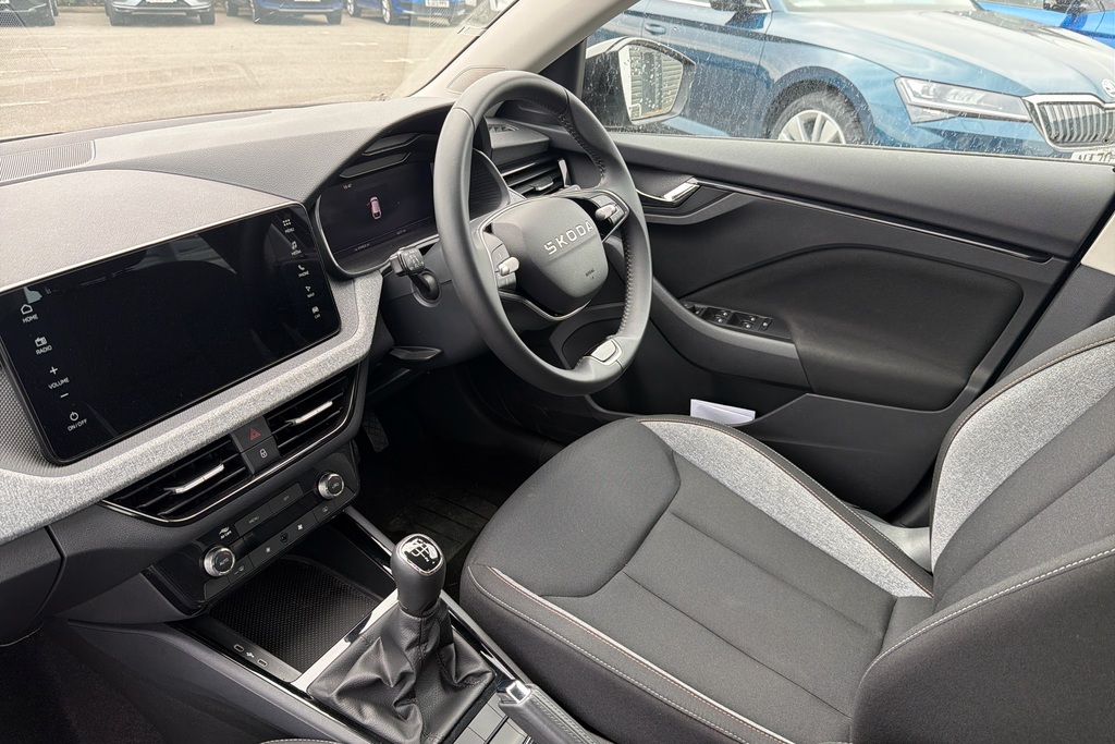 Skoda Scala 1.0 Tsi 116 Se Edition GJ75WAE Black #2