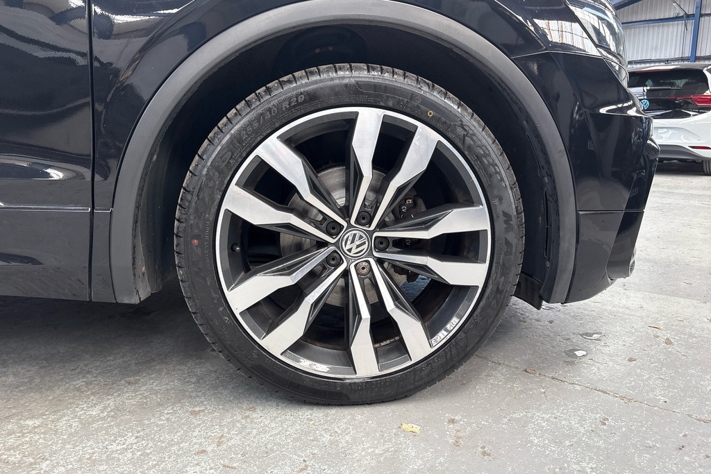 Volkswagen Tiguan 2.0 Tdi 150 R-line Dsg BK19USM Black #5