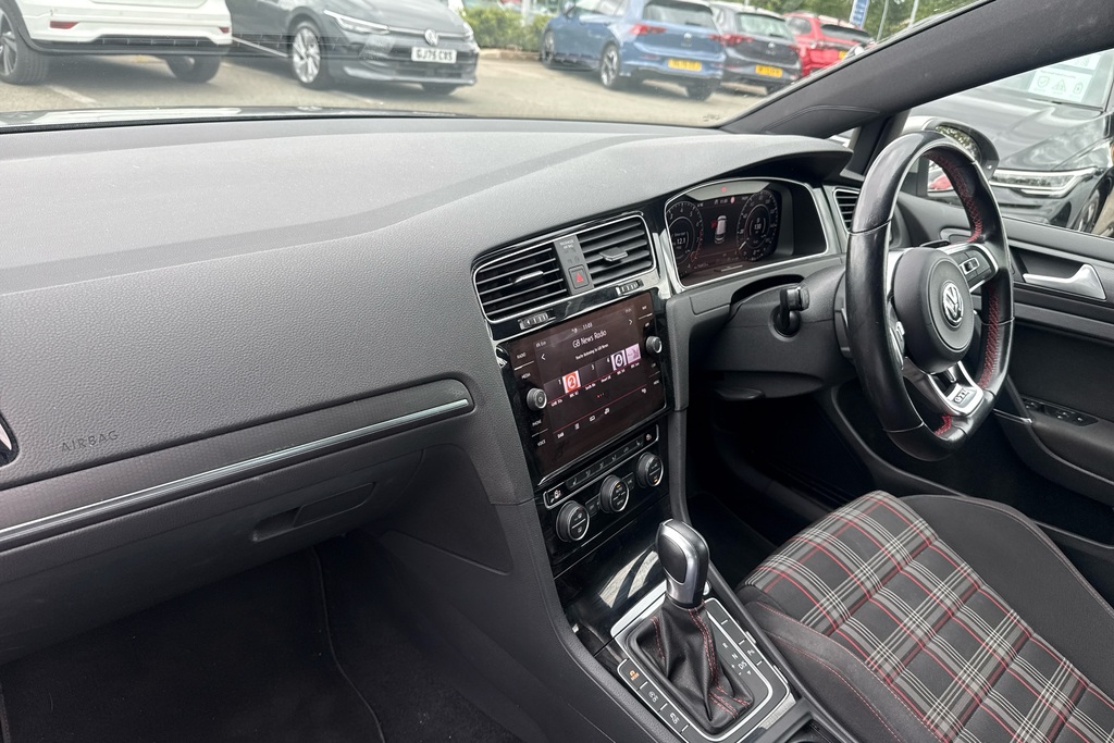 Volkswagen Golf 2.0 Tsi 245 Gti Performance Dsg Silver #2