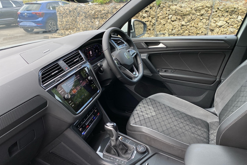 Volkswagen Tiguan 2.0 Tdi 4Motion R-line Dsg LT72UMR White #2