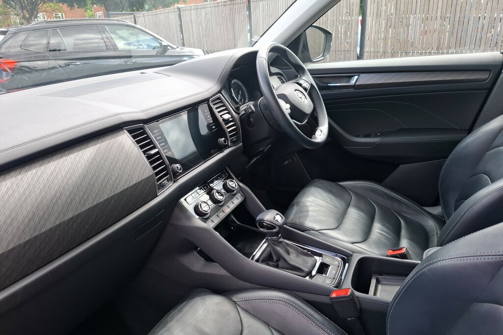 Skoda Kodiaq 2.0 Tsi 190 Se L Executive 4X4 Dsg 7 Seat Black #2