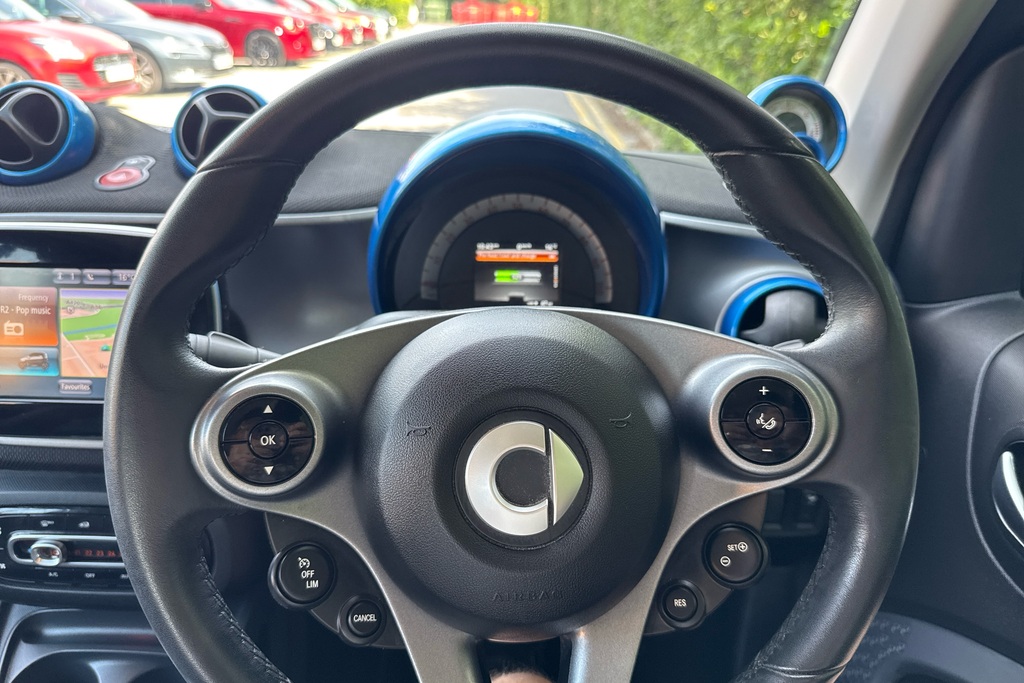 Smart Fortwo Cabrio 60Kw Eq Edition Nightsky 17Kwh 22Kwch Black #21