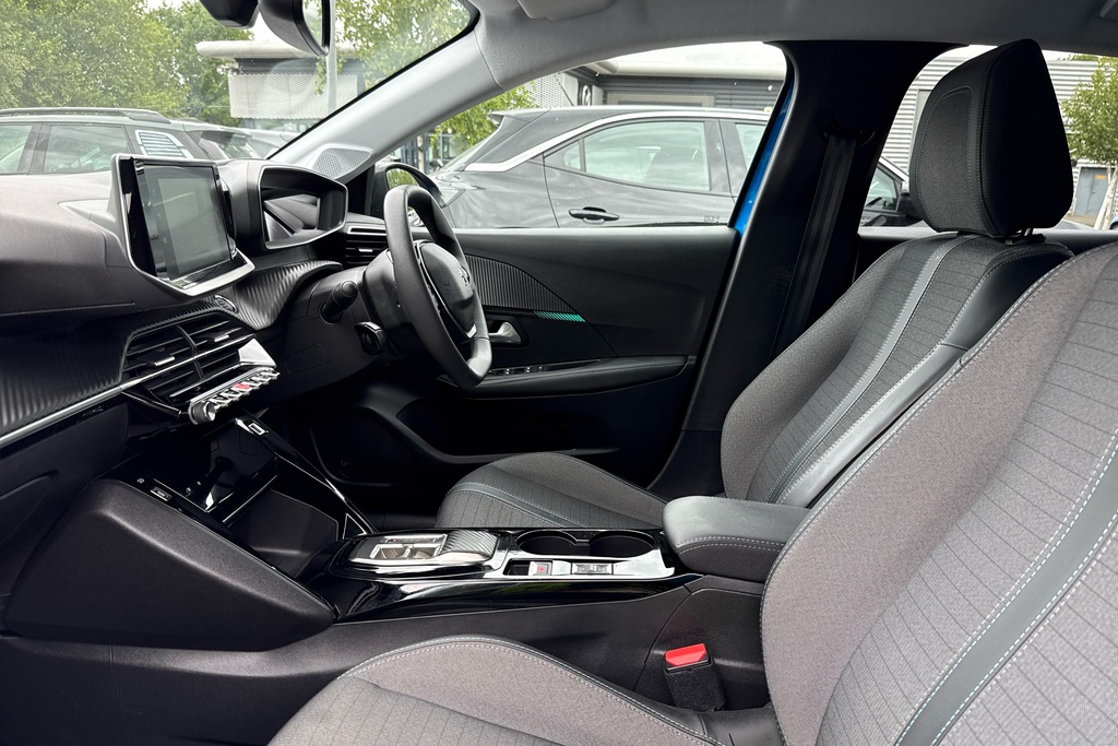 Peugeot e-208 100Kw Allure Premium 50Kwh Blue #6
