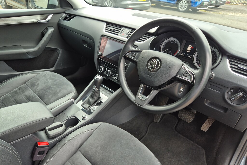 Skoda Octavia 2.0 Tdi Cr Scout 4X4 Dsg Grey #6