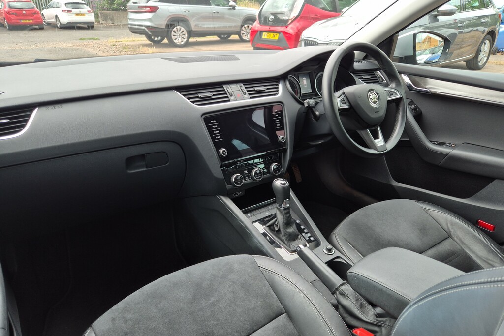 Skoda Octavia 2.0 Tdi Cr Scout 4X4 Dsg Grey #2