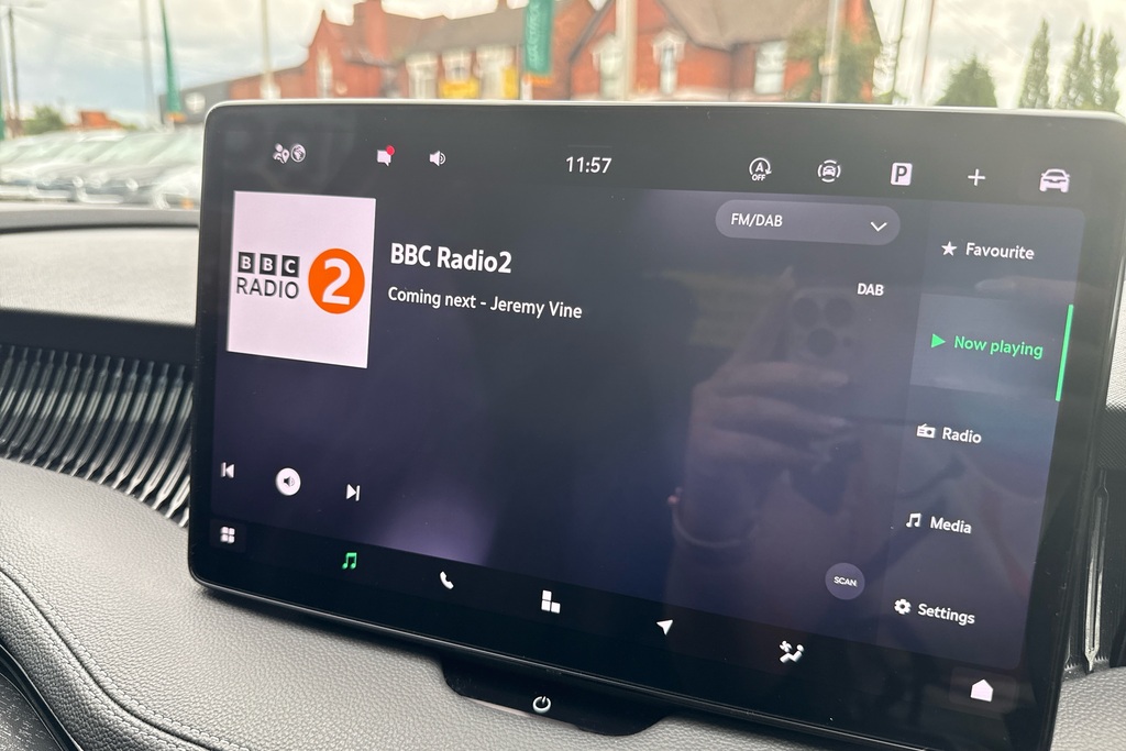 Skoda Superb Estate 2.0 Tdi Cr Se Technology Dsg White #16