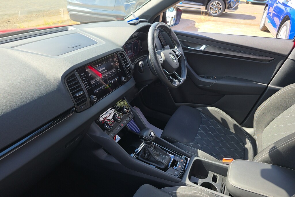 Skoda Karoq 1.5 Tsi Sportline Dsg BK24FKU Red #2