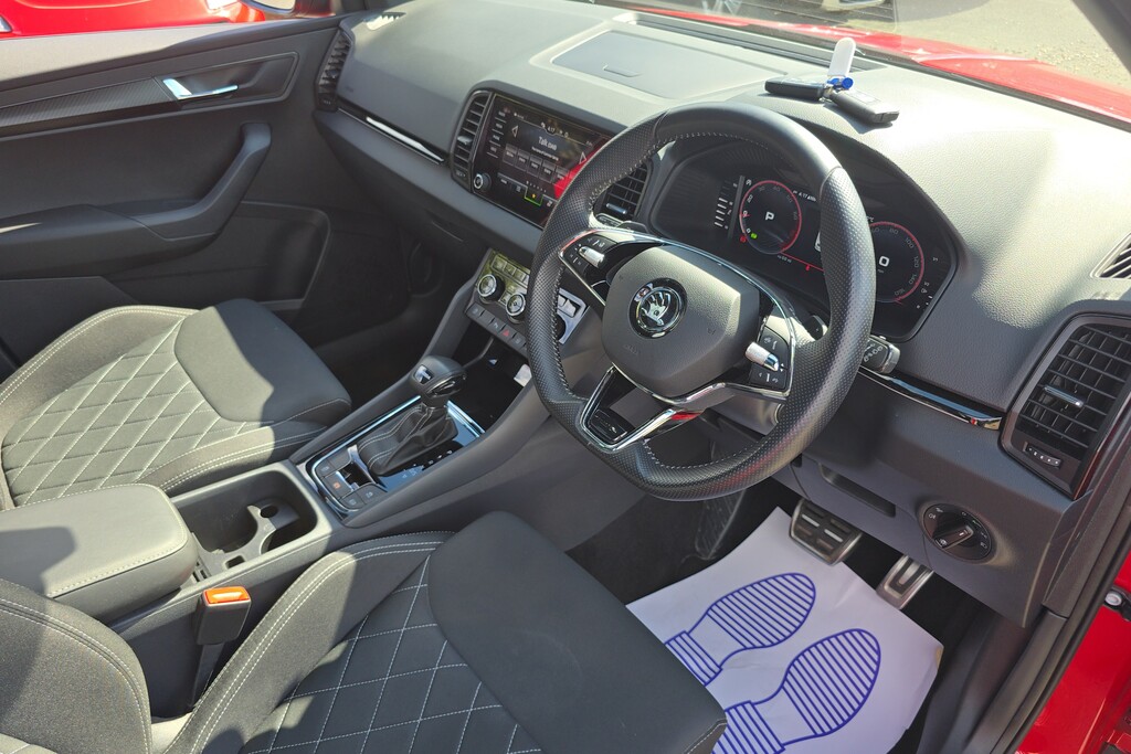 Skoda Karoq 1.5 Tsi Sportline Dsg BK24FKU Red #6