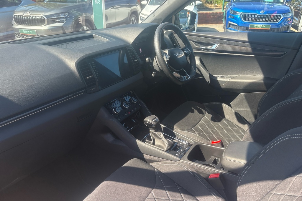 Skoda Karoq 1.5 Tsi Sportline Edition Dsg CX25TGU Black #2
