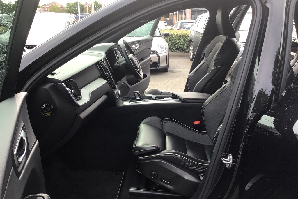 Volvo XC60 2.0 B5p 250 R Design Awd Geartronic KN21NLO Black #6