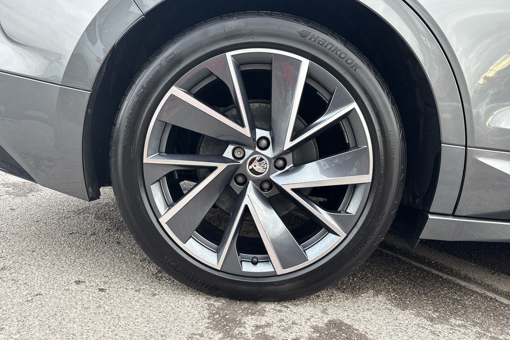 Skoda ENYAQ 210Kw 85 Sportline Plus 82Kwh Grey #5