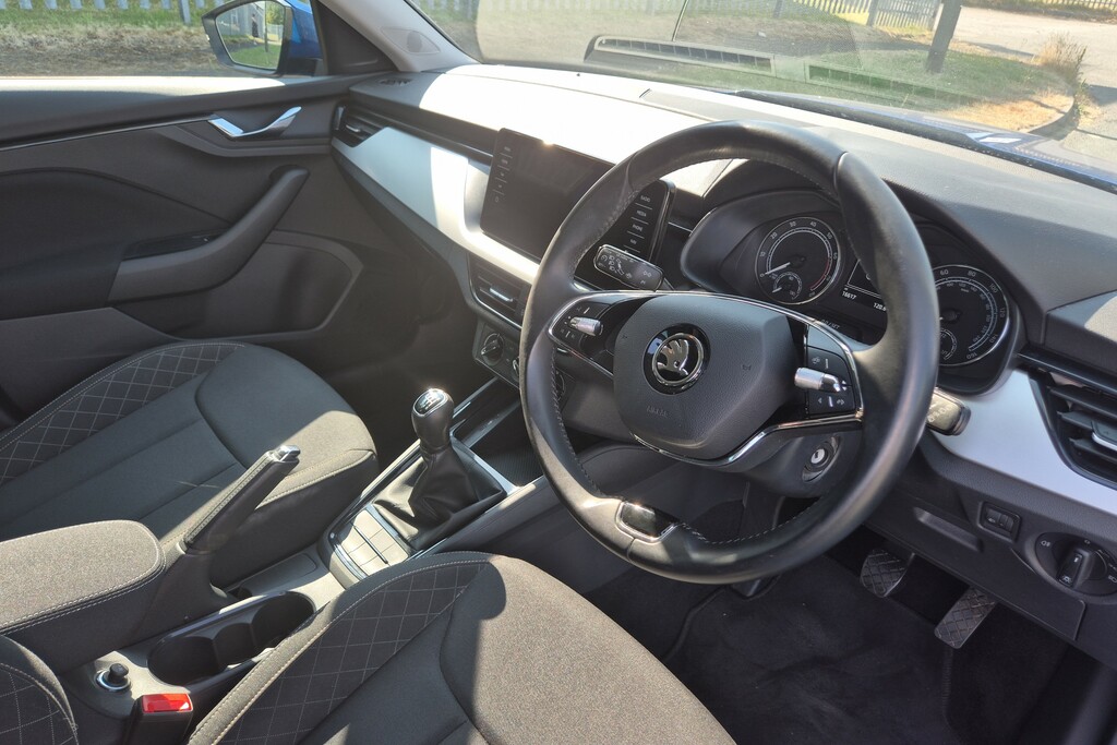 Skoda Kamiq 1.5 Tsi Se Drive Blue #6