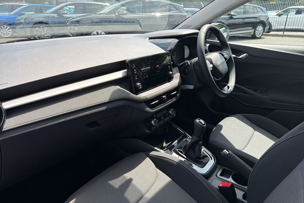 Skoda Fabia 1.0 Tsi 116 Design Edition Black #2
