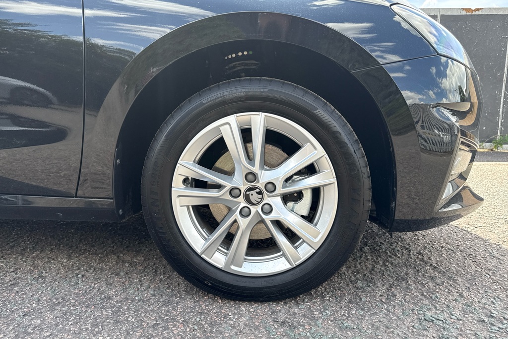 Skoda Fabia 1.0 Tsi 116 Se L Edition Black #5