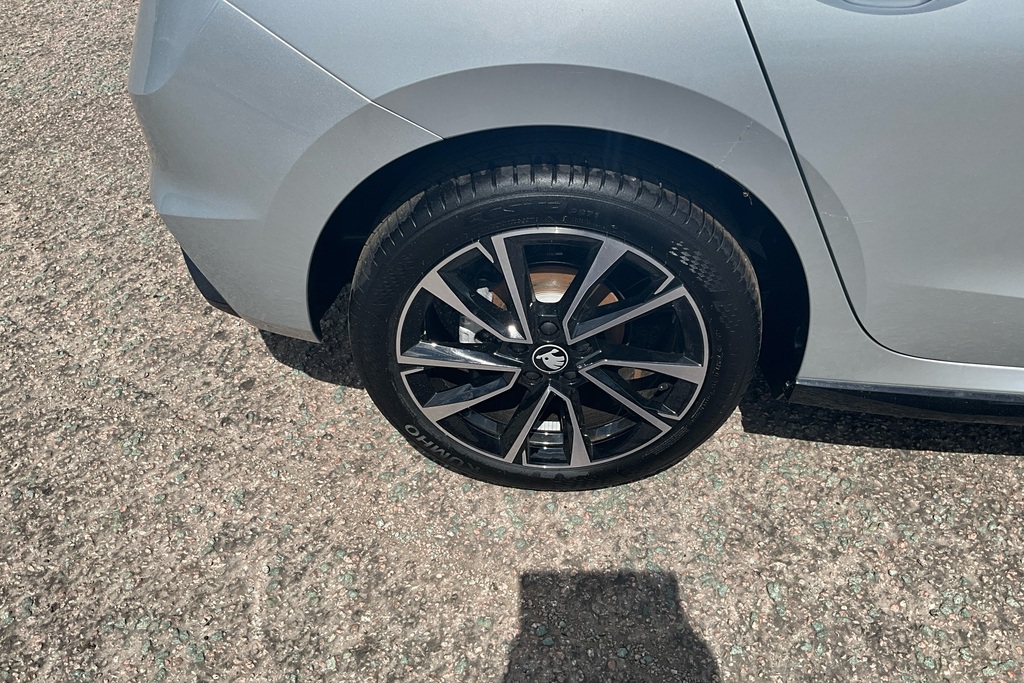 Skoda Fabia 1.5 Tsi 150 Monte Carlo Edition Dsg Silver #5