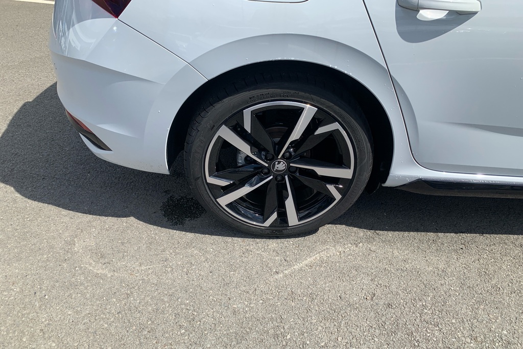 Skoda Scala 1.5 Tsi Monte Carlo Edition Dsg White #5