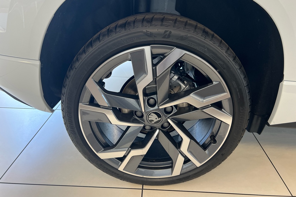 Skoda Karoq 1.5 Tsi Sportline Edition Dsg White #5