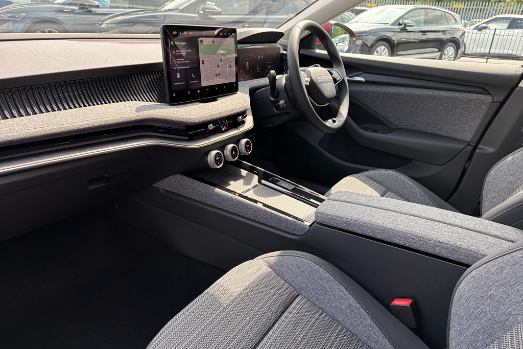 Skoda Superb 2.0 Tdi Se Technology Dsg Red #2