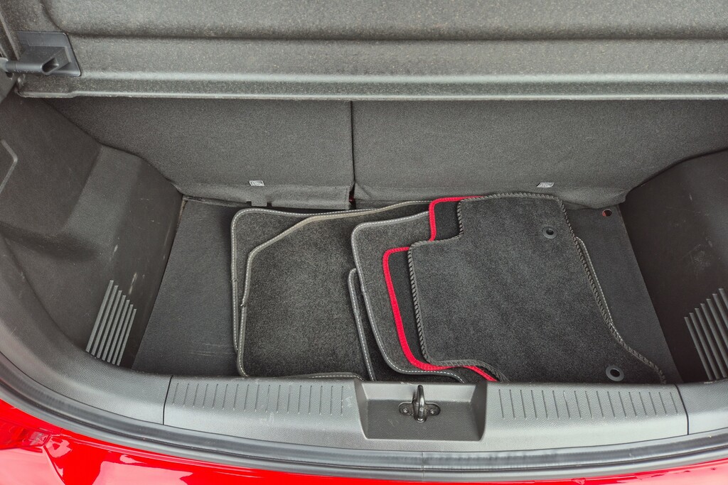 Vauxhall Viva 1.0I Se Hatchback Euro 6 75 Ps Red #34